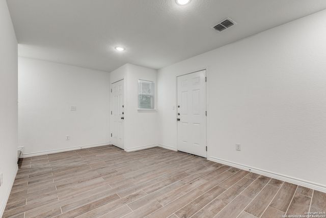 1835 W Poplar St Unit 501, San Antonio, TX 78207
