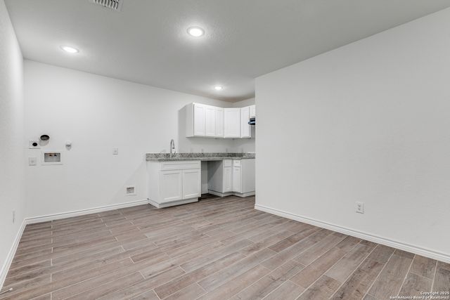 1835 W Poplar St Unit 501, San Antonio, TX 78207