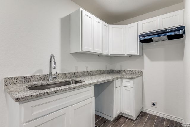 1835 W Poplar St Unit 501, San Antonio, TX 78207