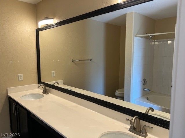 2000 QUARTZ CLIFF Street 202, Las Vegas, NV 89117