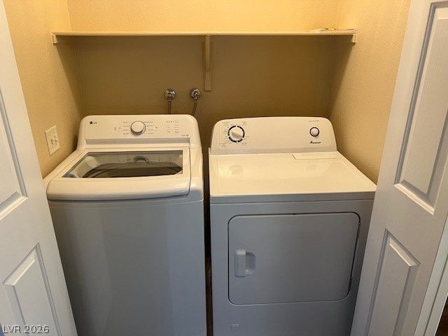 2000 QUARTZ CLIFF Street 202, Las Vegas, NV 89117