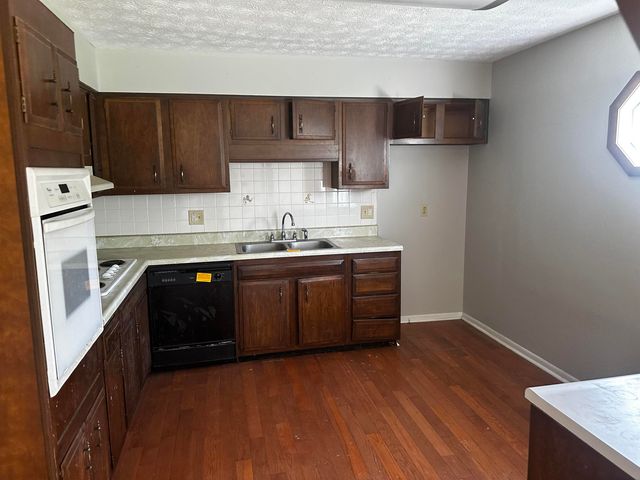 1376 Whites Creek Road, Prichard, WV 25555