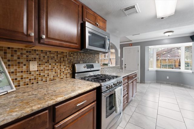 202 County Fair Drive, Houston, TX 77060