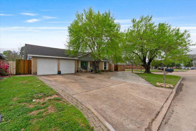 202 County Fair Drive, Houston, TX 77060