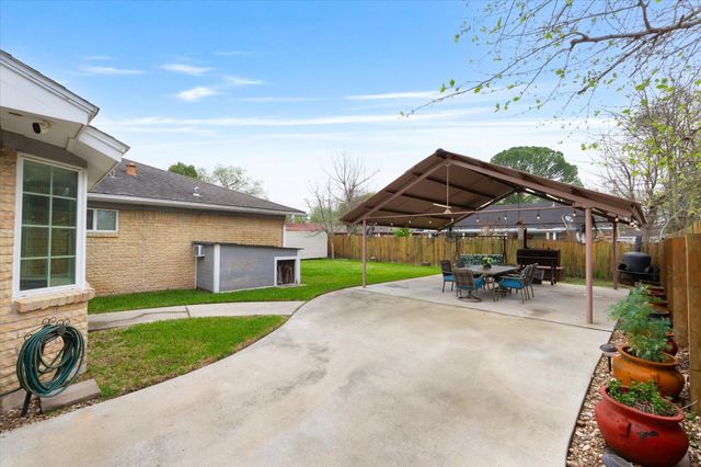202 County Fair Drive, Houston, TX 77060