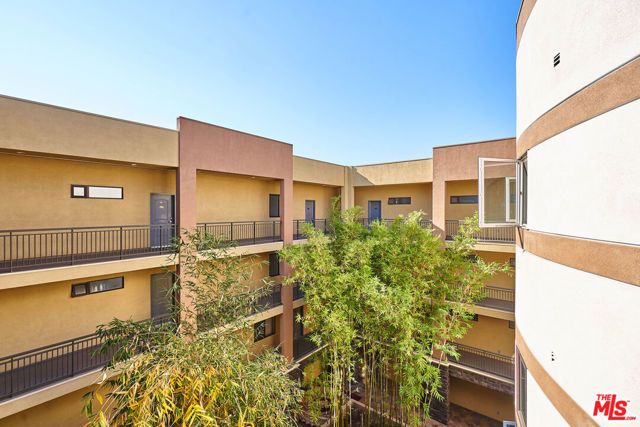 345 S Gramercy Place 403, Los Angeles, CA 90020