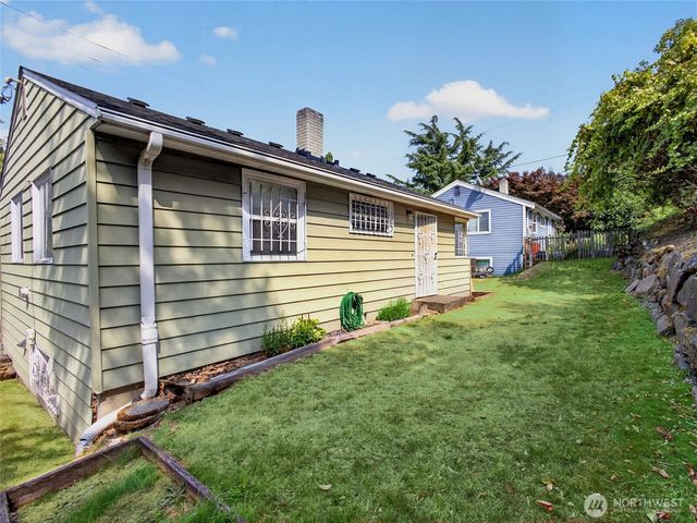 3011 E Pine Street, Seattle, WA 98122