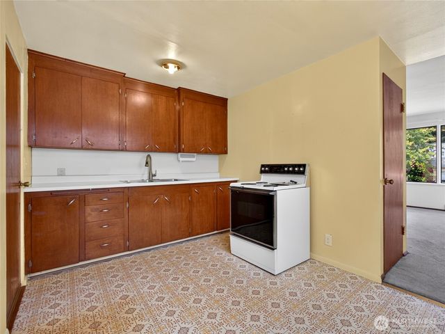 3011 E Pine Street, Seattle, WA 98122