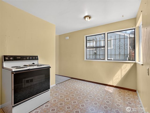 3011 E Pine Street, Seattle, WA 98122