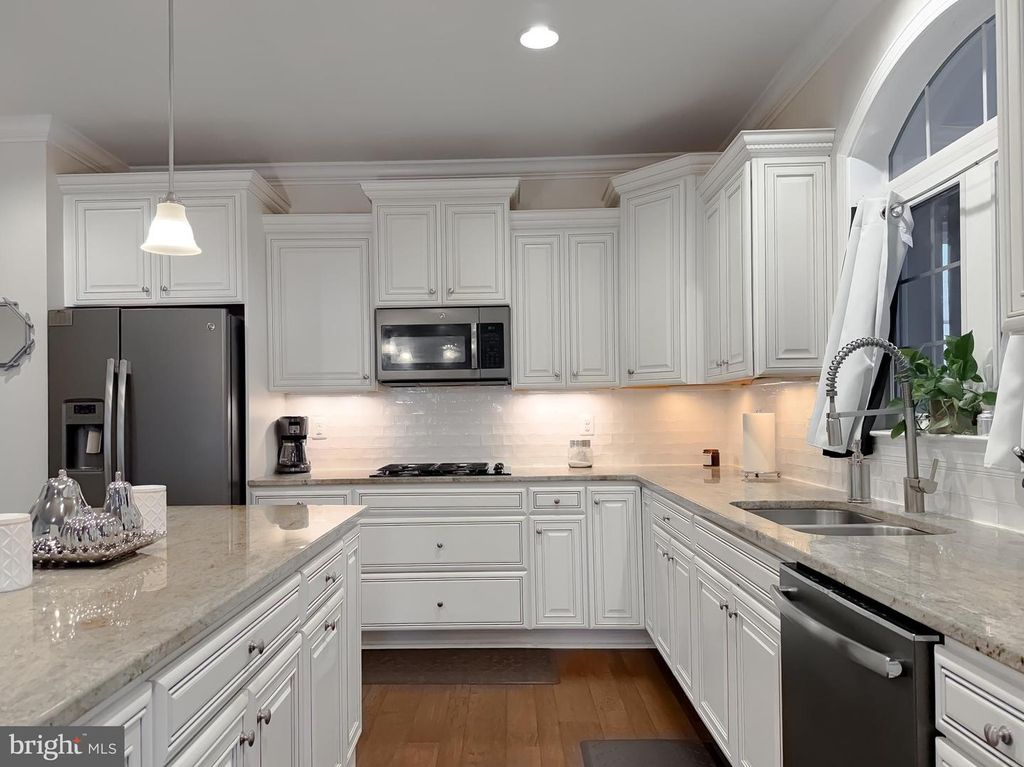 Image 10 of property listing at 24432 FWD DR, Hollywood, MD 20636