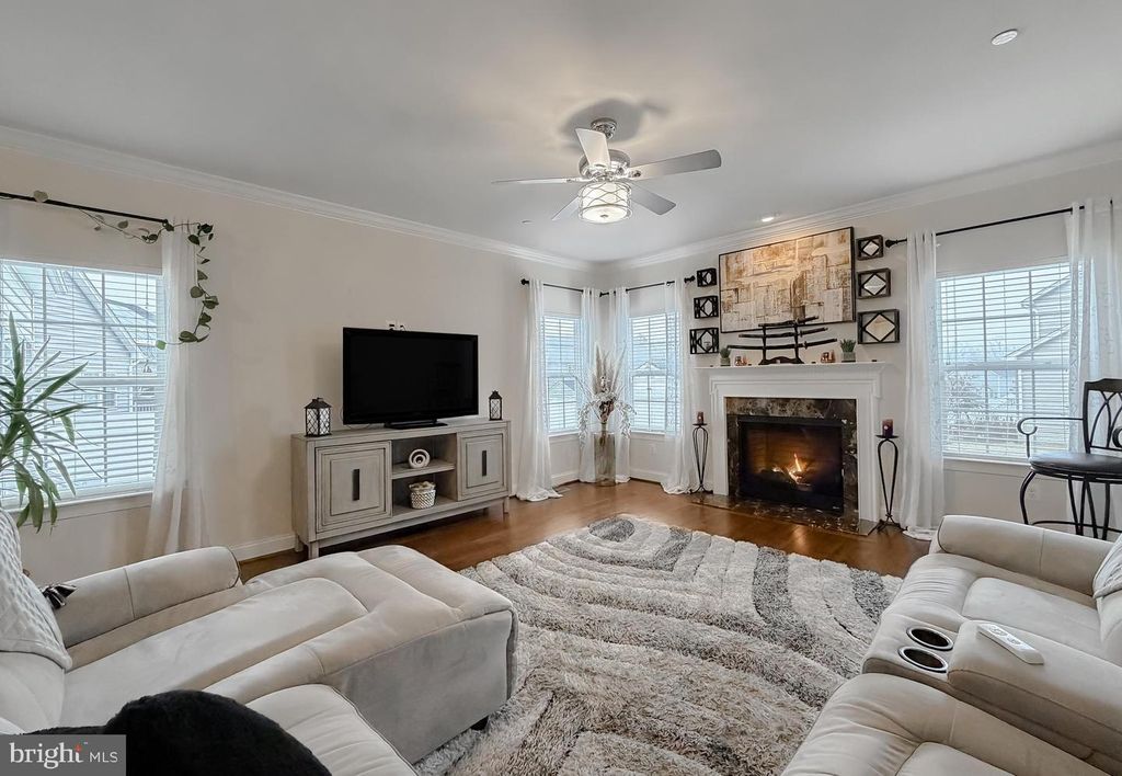 Image 16 of property listing at 24432 FWD DR, Hollywood, MD 20636