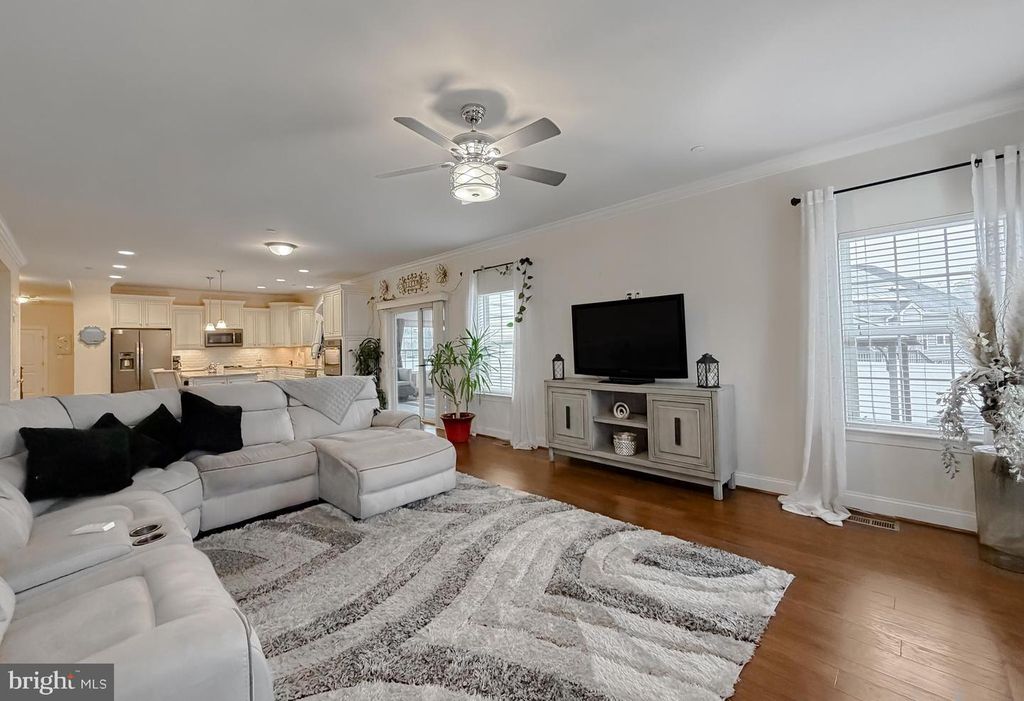 Image 18 of property listing at 24432 FWD DR, Hollywood, MD 20636