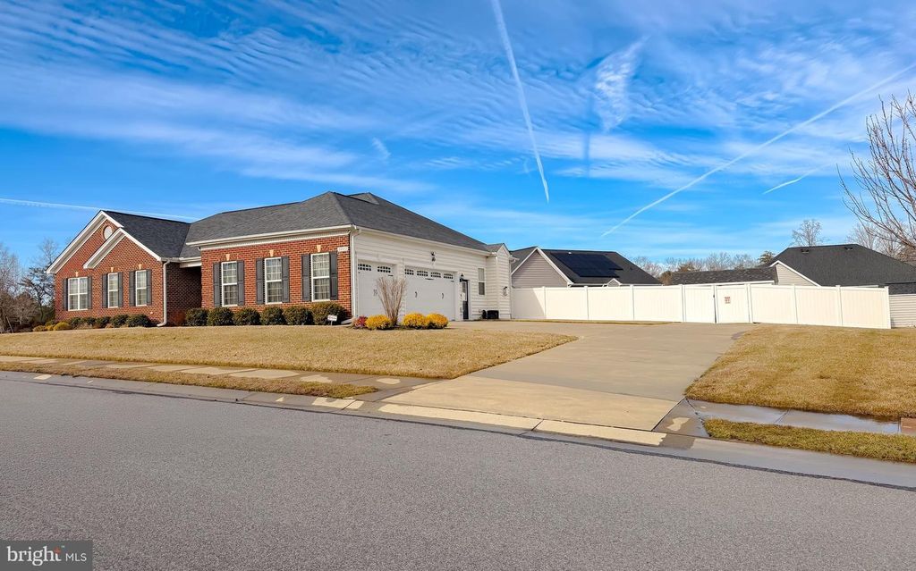 Image 2 of property listing at 24432 FWD DR, Hollywood, MD 20636