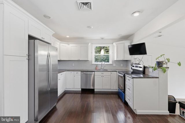 39 HEIGHTS LN, Feasterville Trevose, PA 19053