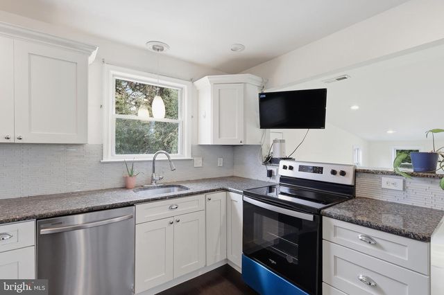 39 HEIGHTS LN, Feasterville Trevose, PA 19053