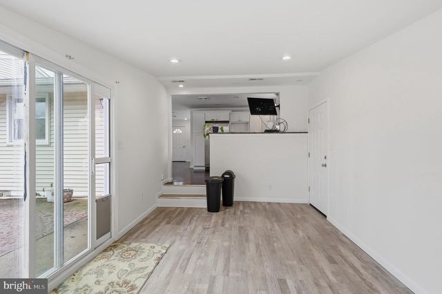 39 HEIGHTS LN, Feasterville Trevose, PA 19053