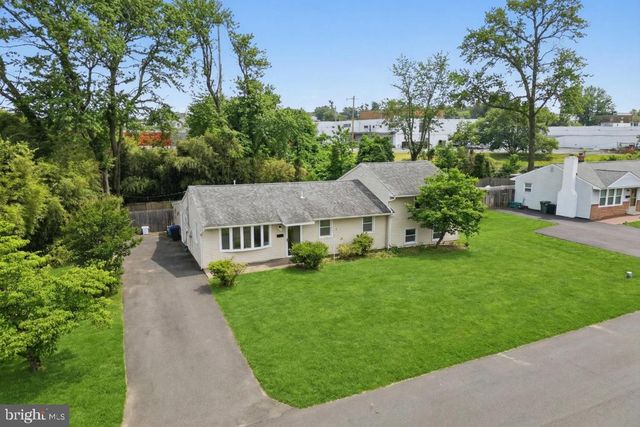 39 HEIGHTS LN, Feasterville Trevose, PA 19053