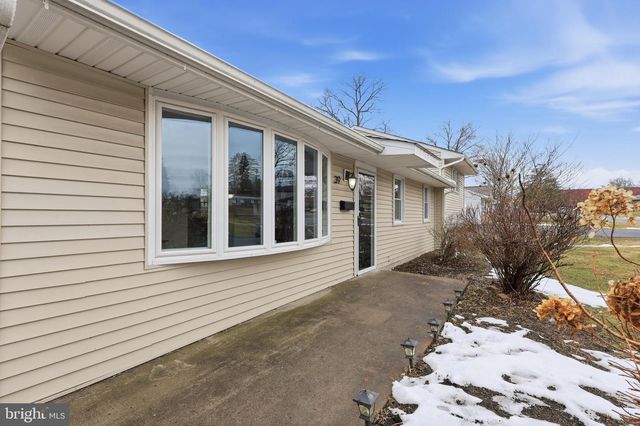 39 HEIGHTS LN, Feasterville Trevose, PA 19053