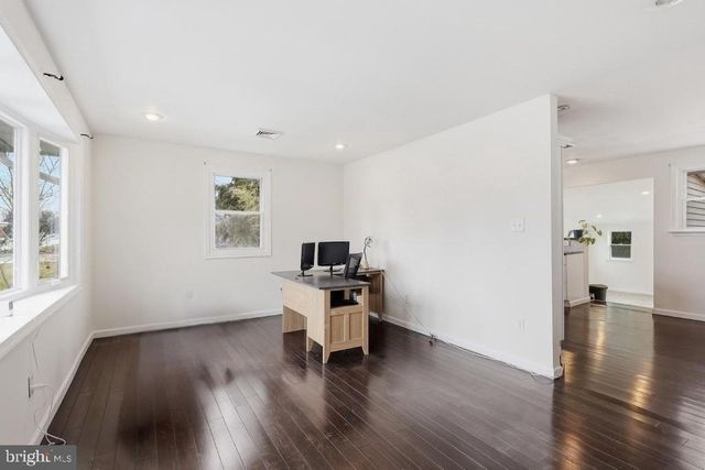 39 HEIGHTS LN, Feasterville Trevose, PA 19053