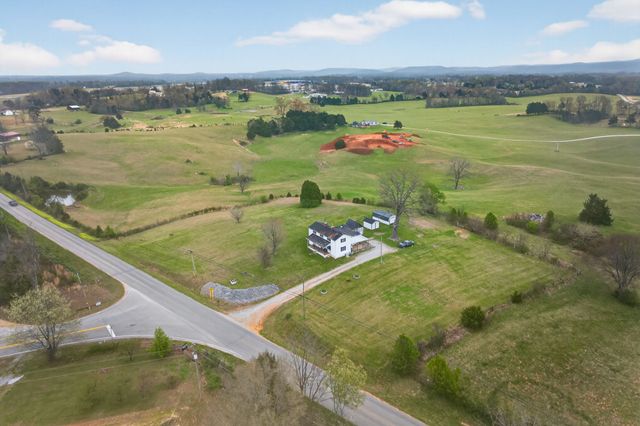 1298 S Bunker Hill Rd, Sparta, TN 38583