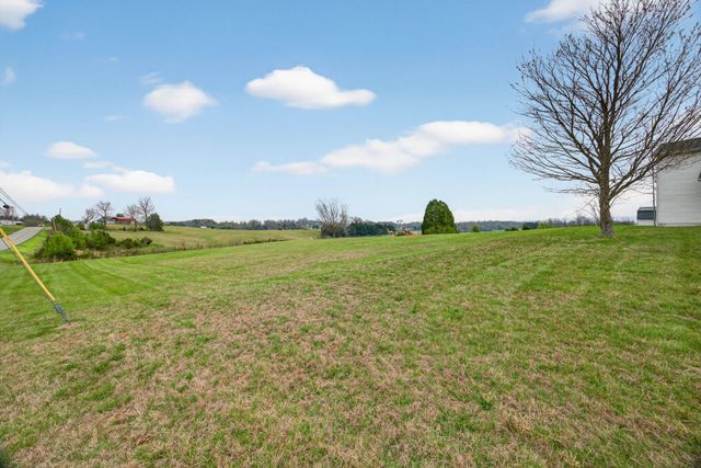 1298 S Bunker Hill Rd, Sparta, TN 38583