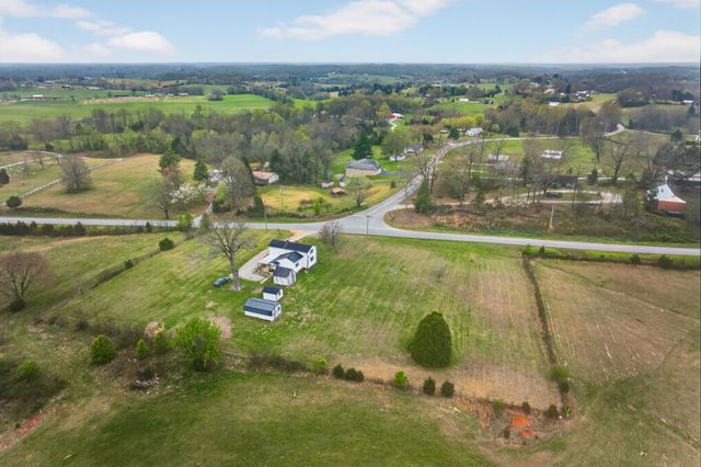 1298 S Bunker Hill Rd, Sparta, TN 38583