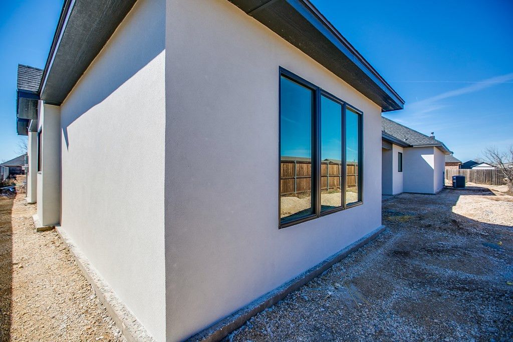 Image 5 of property listing at 1826 Castle Pines, San Angelo, TX 76903