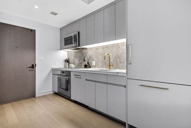 55 Lagrange St 409, Boston, MA 02116