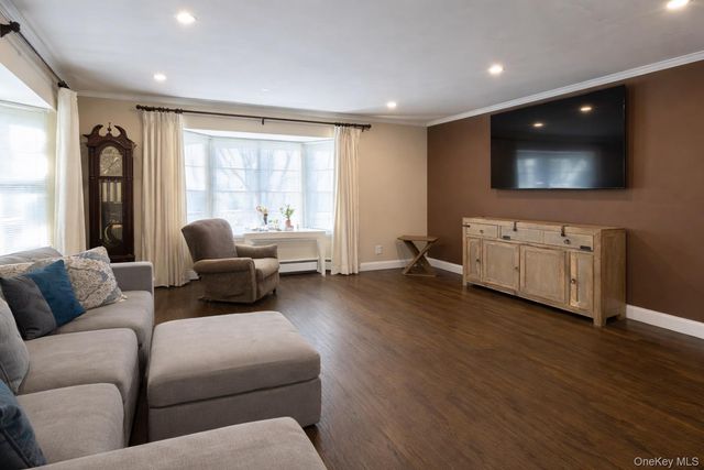 892 Lilac Drive, Massapequa, NY 11758