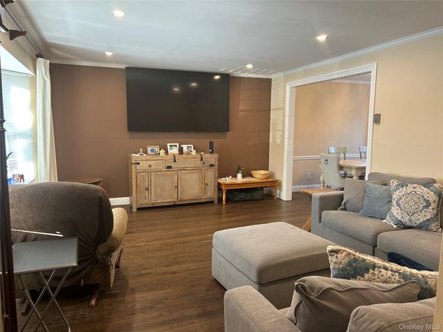 892 Lilac Drive, Massapequa, NY 11758