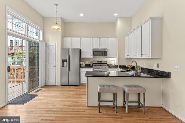 5432 SUMMER LEAF LN, Alexandria, VA 22312