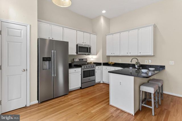 5432 SUMMER LEAF LN, Alexandria, VA 22312