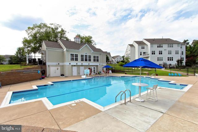 5432 SUMMER LEAF LN, Alexandria, VA 22312