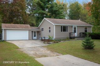 671 S Woodcock Road, Midland, MI 48640
