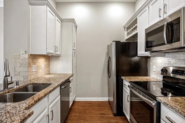 5353 Memorial Drive 2075, Houston, TX 77007