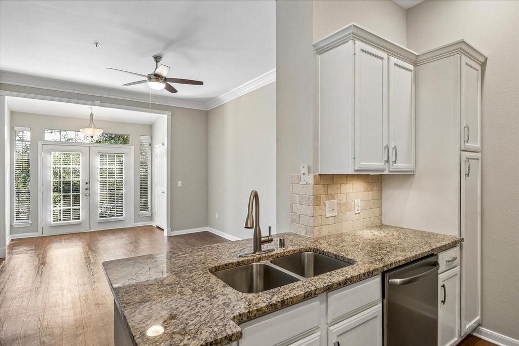 5353 Memorial Drive 2075, Houston, TX 77007