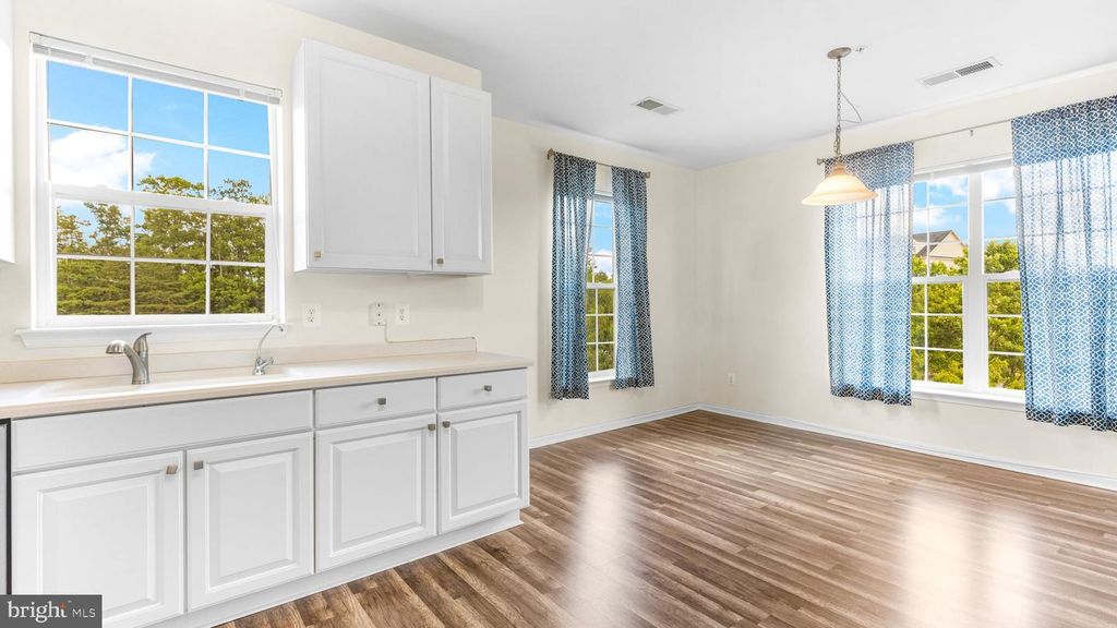 Image 20 of property listing at 8621 FLUTTERING LEAF TRL TRL #403, Odenton, MD 21113
