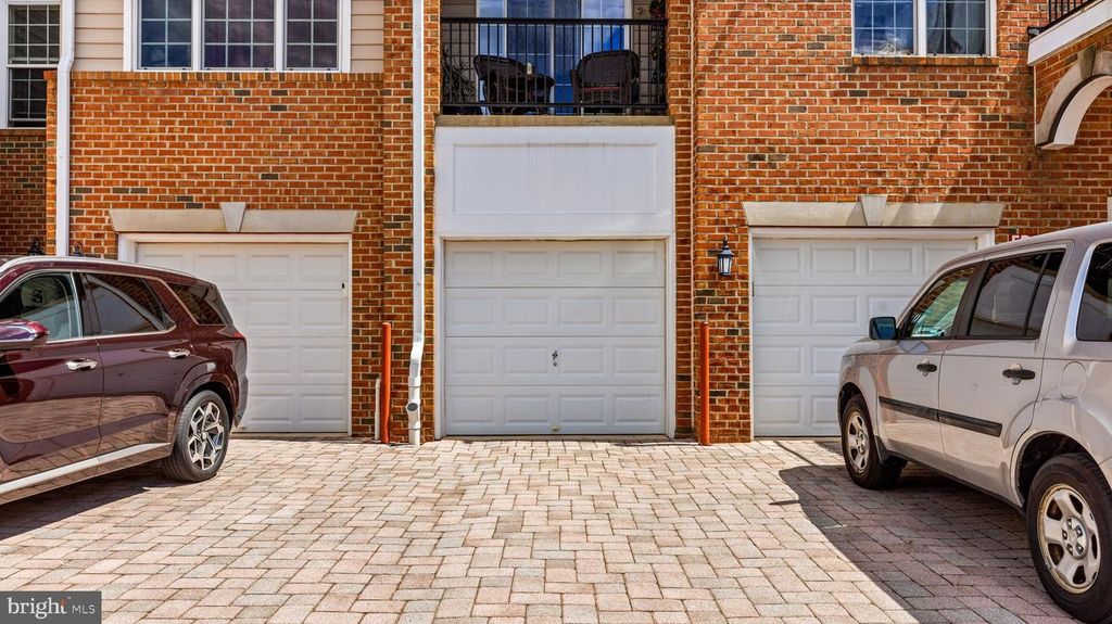 Image 3 of property listing at 8621 FLUTTERING LEAF TRL TRL #403, Odenton, MD 21113