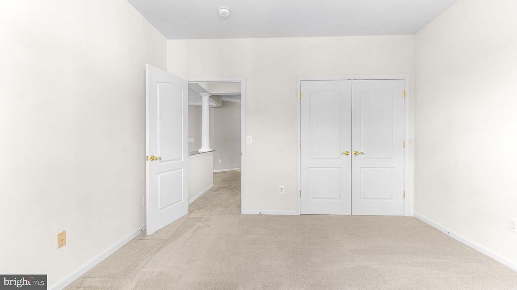 Image 28 of property listing at 8621 FLUTTERING LEAF TRL TRL #403, Odenton, MD 21113