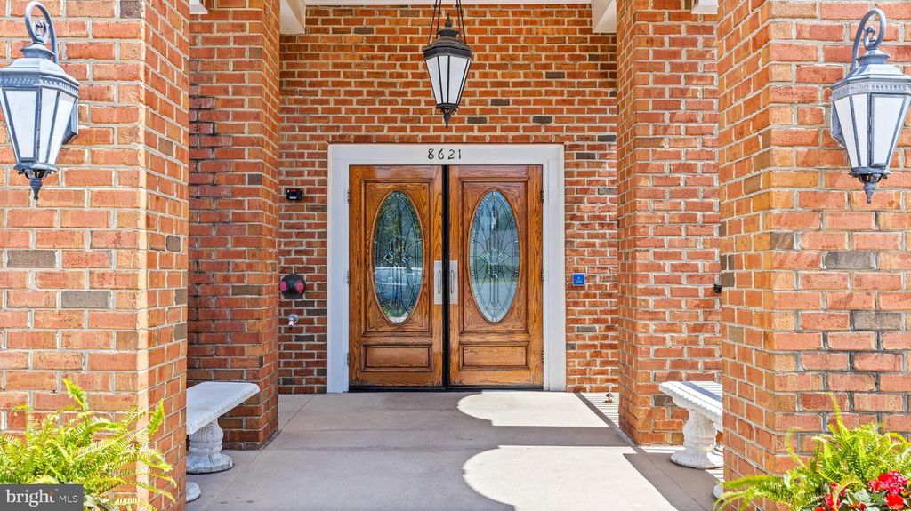 Image 4 of property listing at 8621 FLUTTERING LEAF TRL TRL #403, Odenton, MD 21113