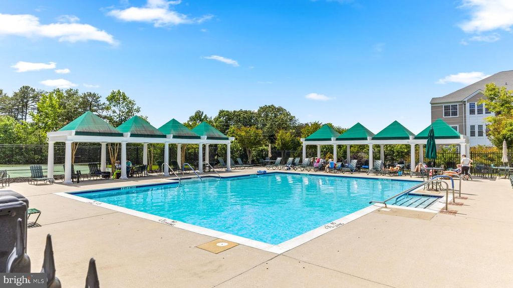 Image 32 of property listing at 8621 FLUTTERING LEAF TRL TRL #403, Odenton, MD 21113
