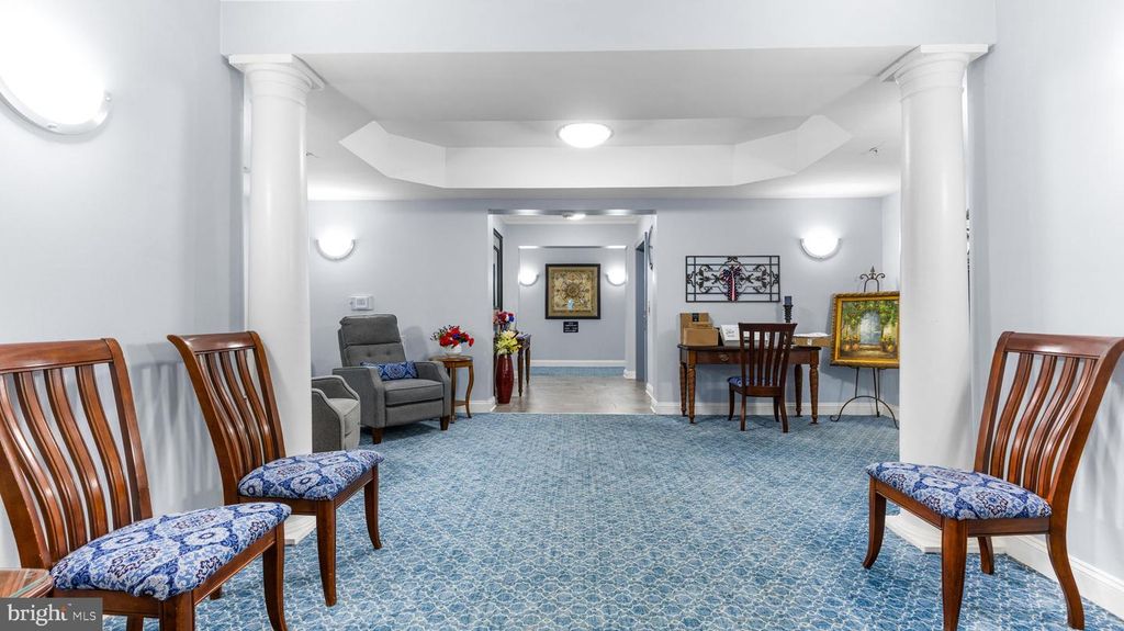 Image 5 of property listing at 8621 FLUTTERING LEAF TRL TRL #403, Odenton, MD 21113