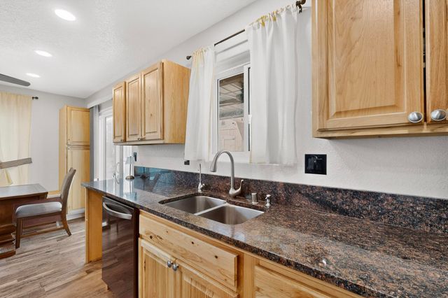 1027 Parkland View Drive NW, Albuquerque, NM 87120