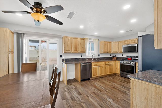 1027 Parkland View Drive NW, Albuquerque, NM 87120