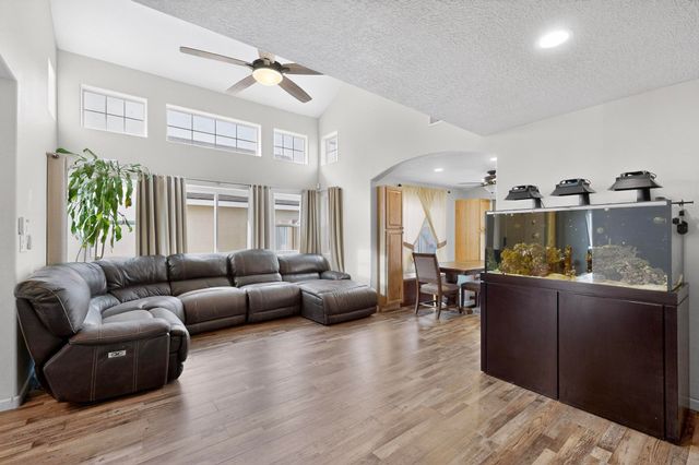 1027 Parkland View Drive NW, Albuquerque, NM 87120