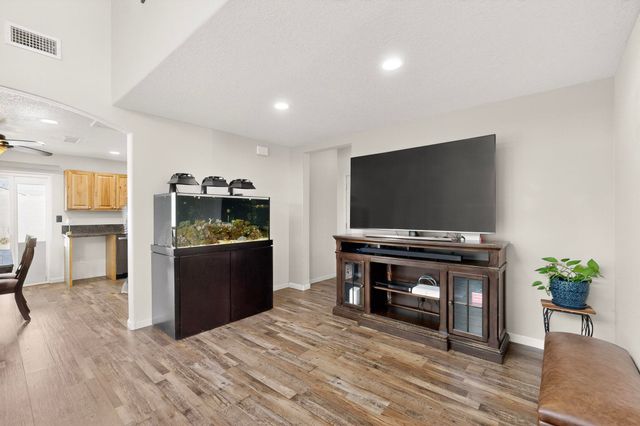 1027 Parkland View Drive NW, Albuquerque, NM 87120