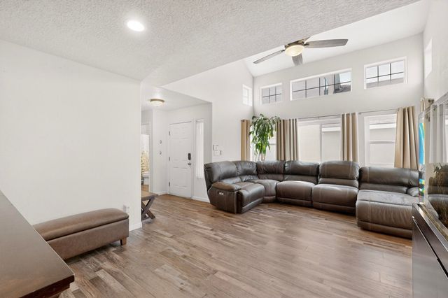 1027 Parkland View Drive NW, Albuquerque, NM 87120