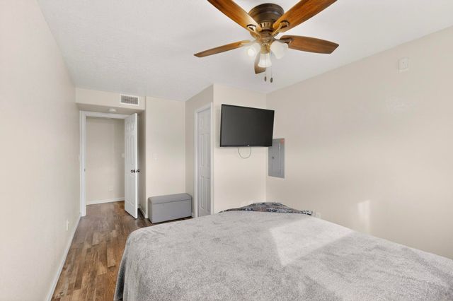 1027 Parkland View Drive NW, Albuquerque, NM 87120