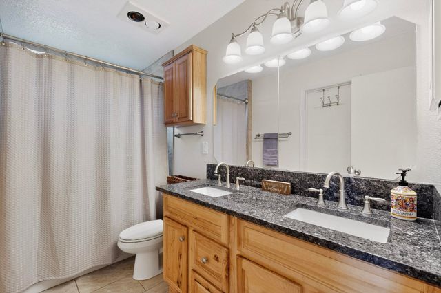 1027 Parkland View Drive NW, Albuquerque, NM 87120