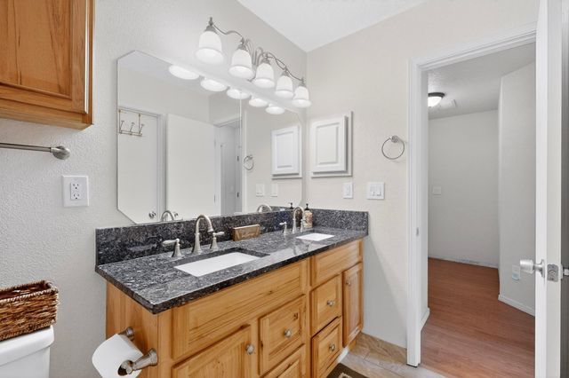 1027 Parkland View Drive NW, Albuquerque, NM 87120